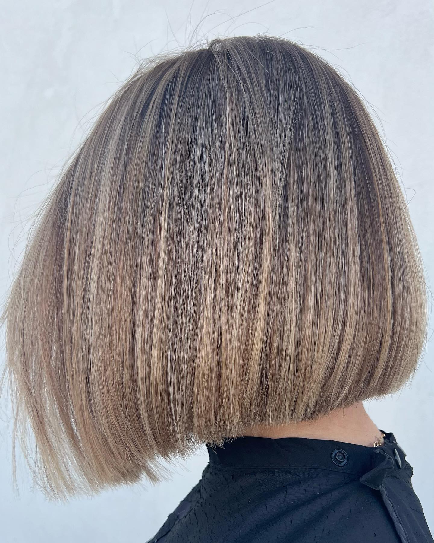 Brown Blonde Short Blunt Cut