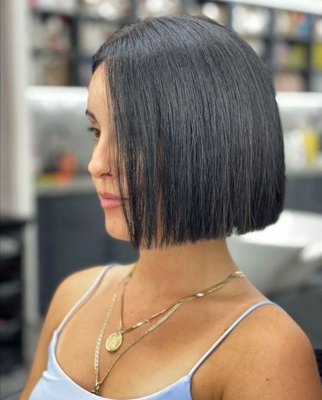 dark blunt bob cut for thin hair 1