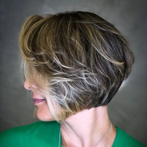 Rounded Feathered Bob with Chunky Blonde Highlights
