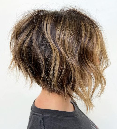 Wavy Inverted Bob with Blonde Balayage