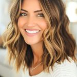 face-framing-highlighted-layers-medium-length-hair